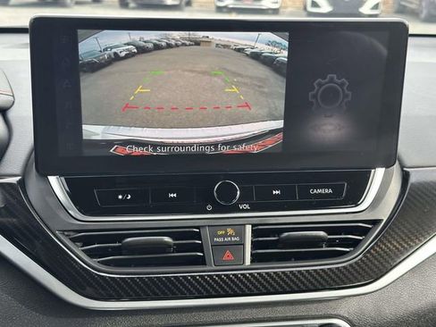 Used 2023 Nissan Altima 2.5 SR w/ SR Premium Package image 19