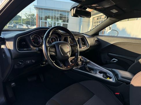 Used 2022 Dodge Challenger GT image 9