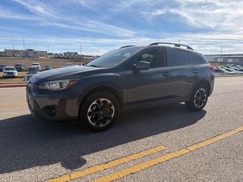 Used 2021 Subaru Crosstrek 2.0i Premium w/ Moonroof Package image 1