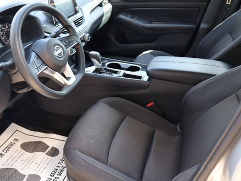 Used 2024 Nissan Altima 2.5 SV FWD image 15