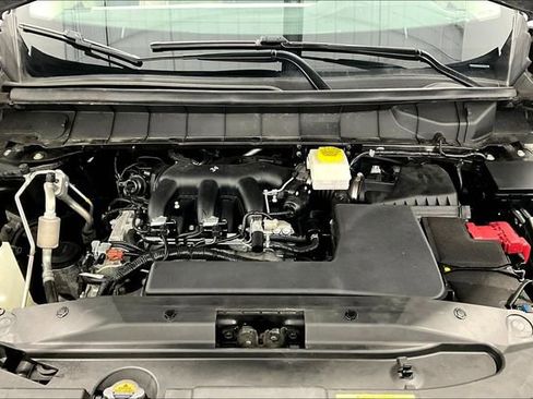 Used 2024 Nissan Pathfinder SV w/ SV Premium Package AWD/4WD image 32