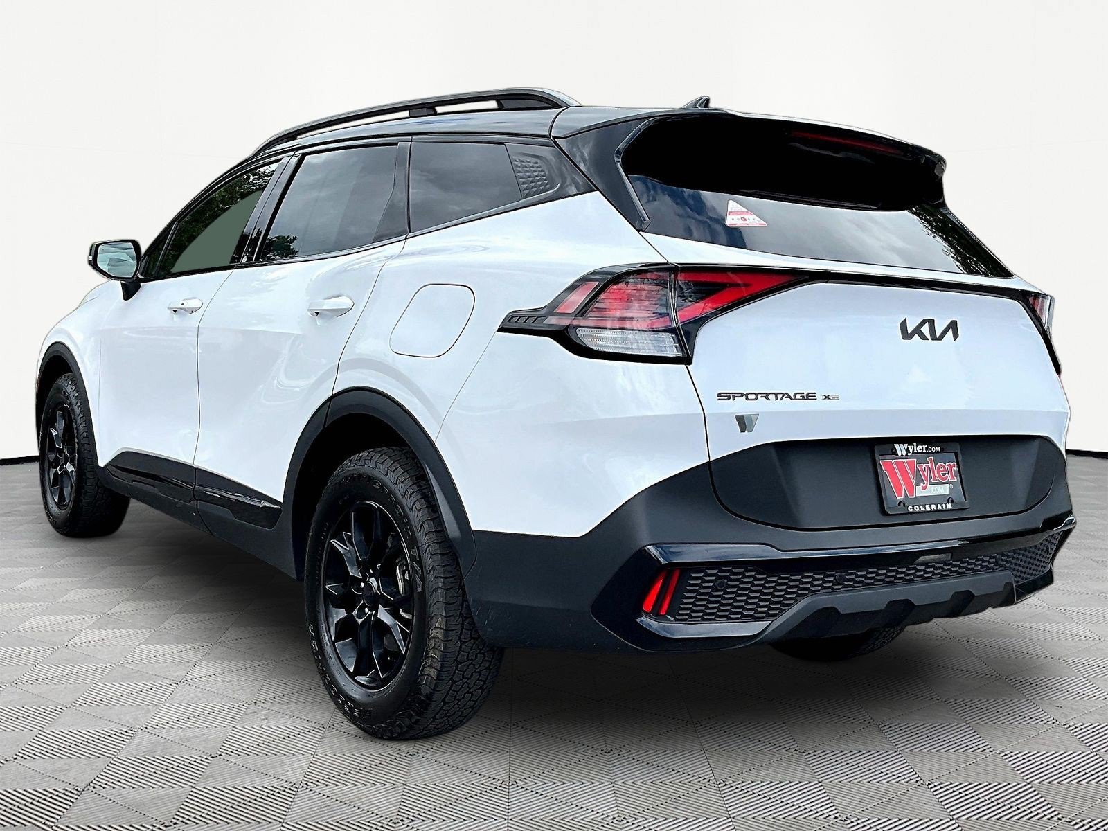 Used 2025 Kia Sportage X-Pro AWD/4WD image 4