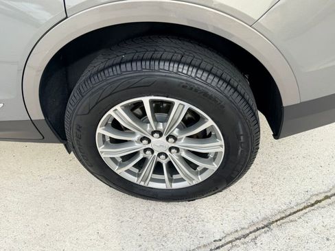 Used 2018 Cadillac XT5 Luxury w/ Driver Awareness Package image 9