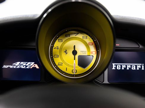 Used 2015 Ferrari 458 Speciale A image 33