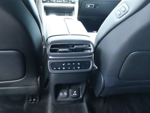 Used 2025 Genesis GV80 3.5T e-SC AWD/4WD image 33