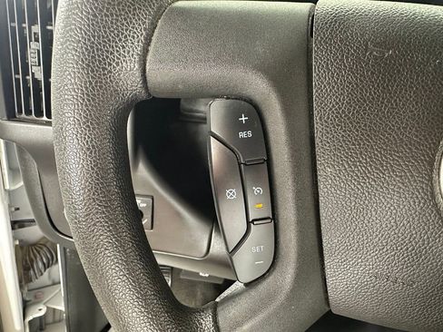 Used 2017 Chevrolet Express 3500 LT w/ LT Preferred Equipment Group RWD image 16