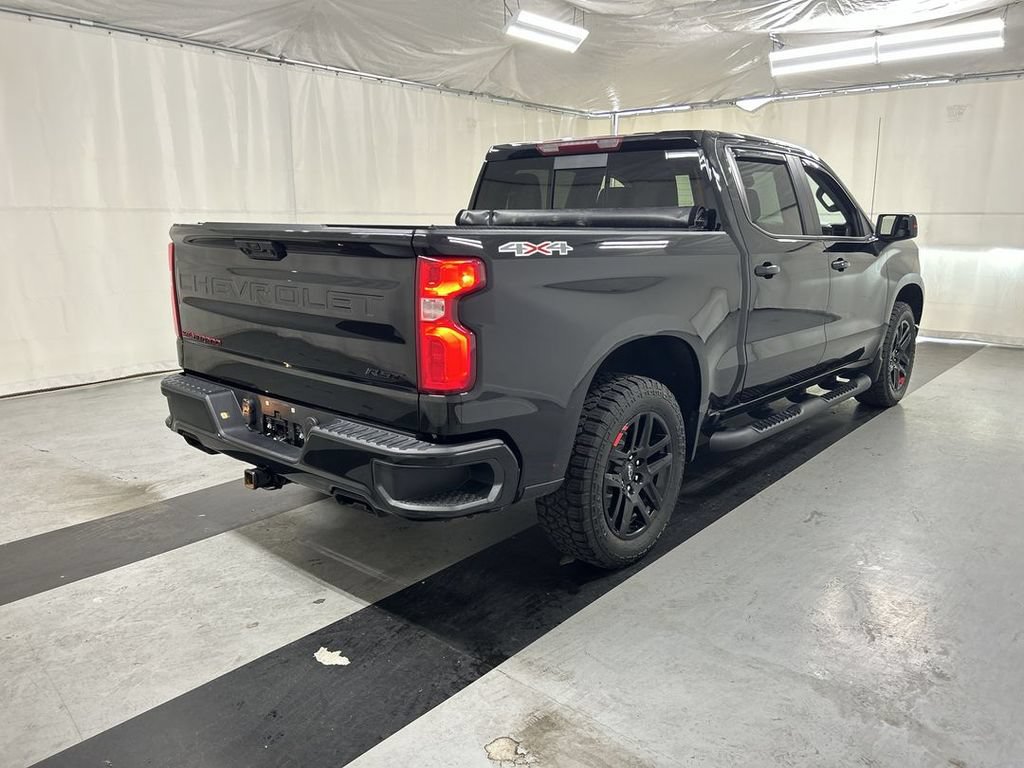 Used 2024 Chevrolet Silverado 1500 RST w/ Redline Edition AWD/4WD image 2