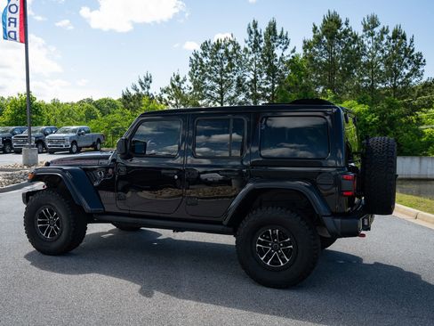 Used 2024 Jeep Wrangler Unlimited Rubicon AWD/4WD image 7