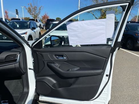 New 2026 Nissan Rogue SV image 25