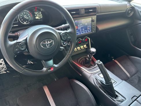 Used 2024 Toyota GR86 Premium RWD image 17