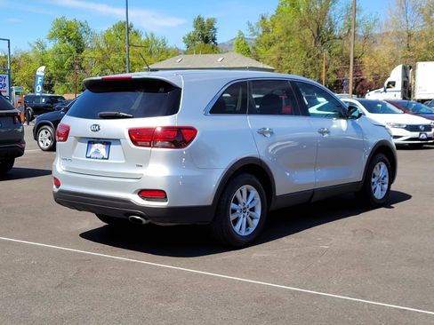 Used 2019 Kia Sorento L FWD image 5