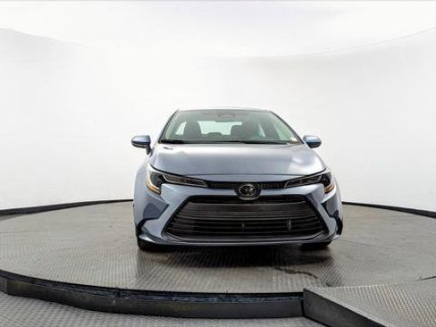 Used 2024 Toyota Corolla LE FWD image 12