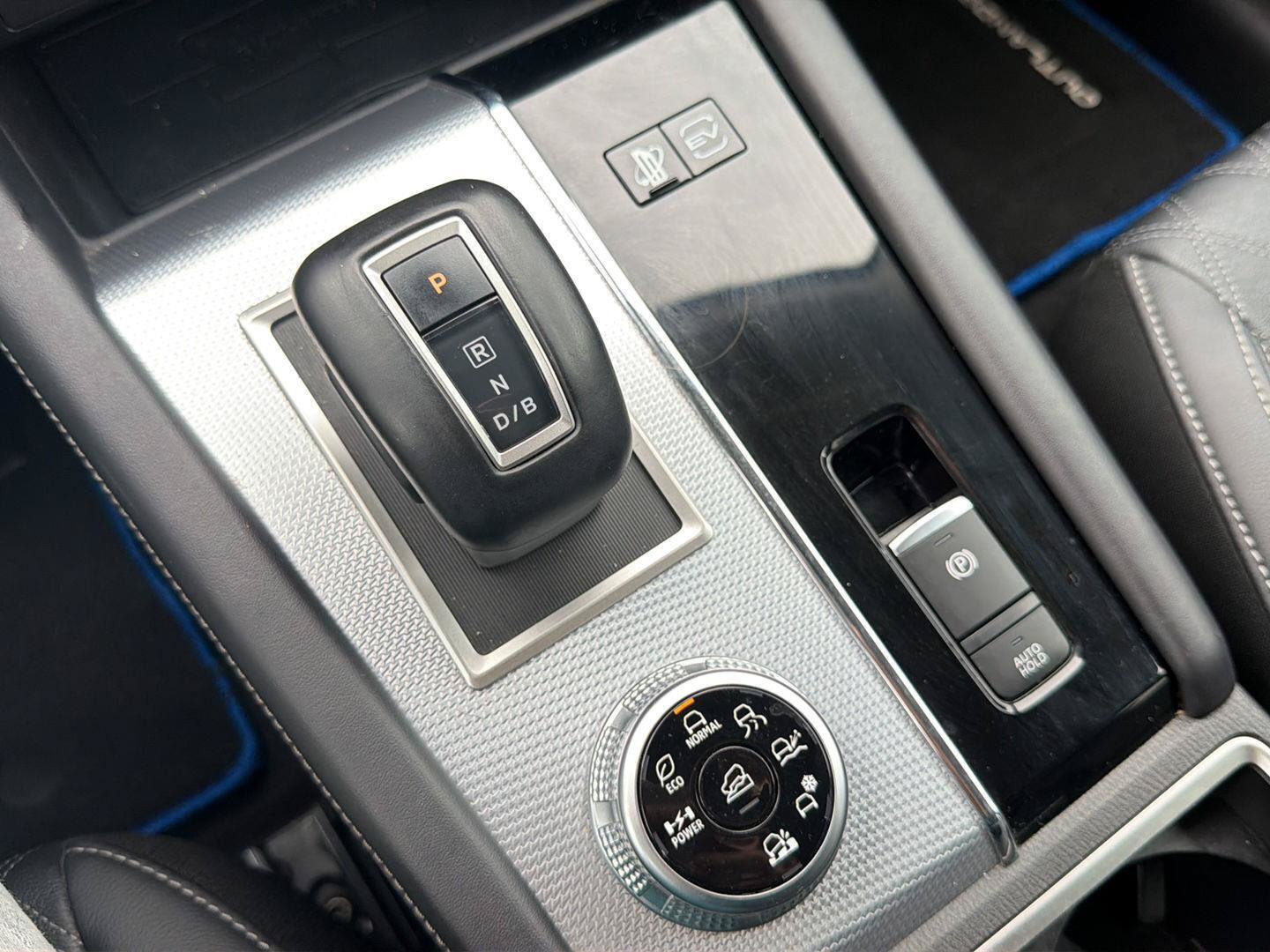 Used 2024 Mitsubishi Outlander 4WD Plug-In Hybrid image 25
