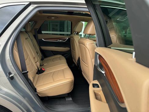 Used 2018 Cadillac XT5 Platinum w/ Driver Assist Package image 14