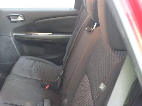 Used 2020 Dodge Journey SE w/ SE Popular Equipment Group FWD image 9