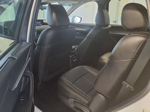 Used 2024 MAZDA CX-90 Plug-In Hybrid w/ Preferred AWD/4WD image 19