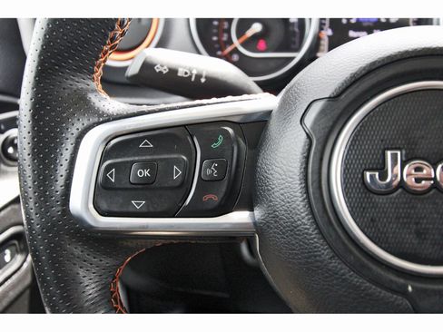 Used 2023 Jeep Gladiator Mojave w/ Cold Weather Group image 22