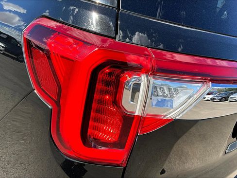 Used 2020 GMC Acadia SLE w/ Driver Convenience Package image 30