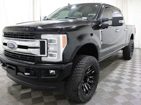 Used 2019 Ford F250 Platinum w/ Platinum Ultimate Package AWD/4WD image 34