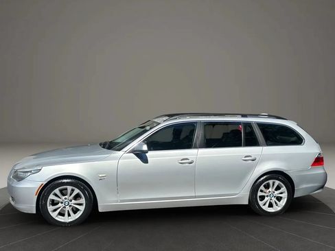 Used 2010 BMW 535i xDrive Wagon AWD/4WD image 8