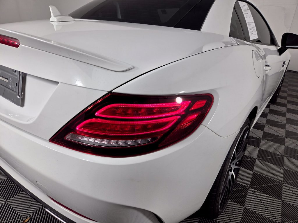 Used 2020 Mercedes-Benz SLC 300 image 27