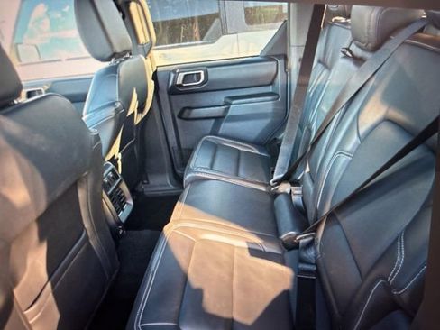 Used 2025 Ford Bronco Outer Banks image 14