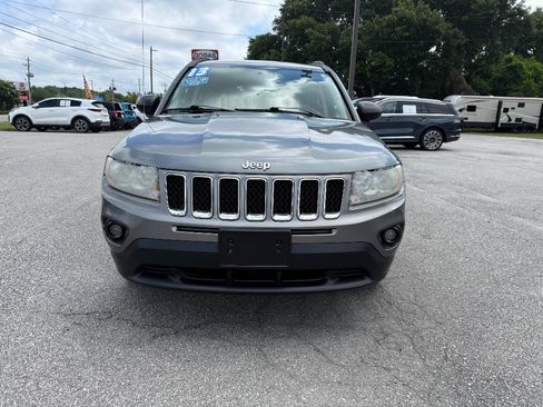Used 2013 Jeep Compass Latitude AWD/4WD image 2