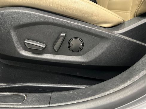 Used 2024 Ford Edge SEL image 10