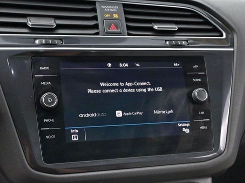 Used 2020 Volkswagen Tiguan SE w/ Panoramic Sunroof Package FWD image 18