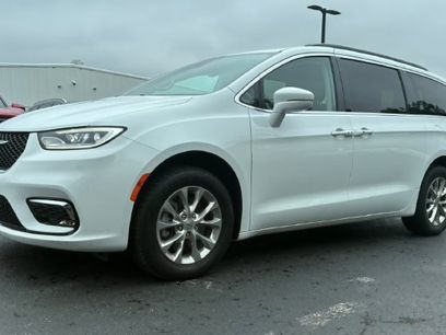 Used 2022 Chrysler Pacifica Touring-L