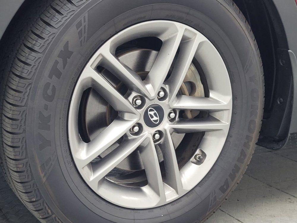 Used 2018 Hyundai Santa Fe Sport w/ 2.4L Value Package 02 FWD image 31