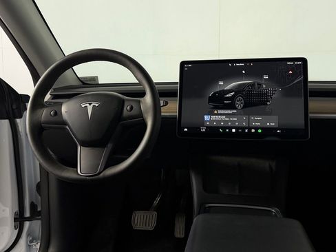 Used 2024 Tesla Model Y Long Range RWD image 14