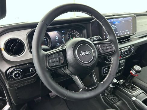 Certified 2025 Jeep Wrangler Sport S image 11