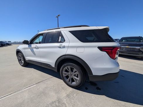 New 2026 Ford Explorer Active w/ Active Comfort Package AWD/4WD image 9