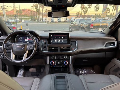 Used 2023 GMC Yukon XL SLT image 35