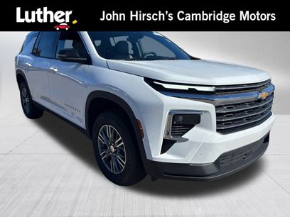 Used 2025 Chevrolet Traverse LT