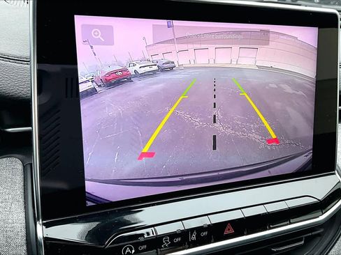 Used 2022 Jeep Compass Latitude image 24