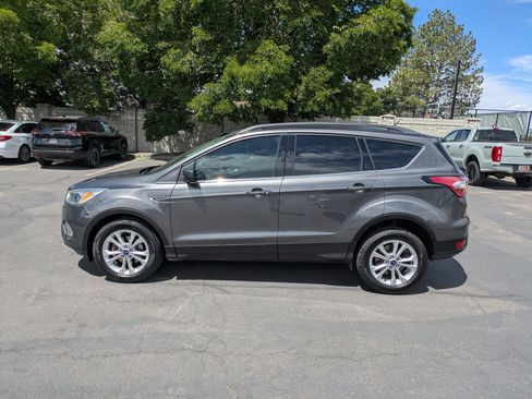 Used 2018 Ford Escape SE FWD image 9