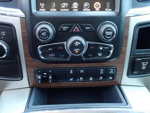 Used 2016 RAM 2500 Laramie w/ Convenience Group AWD/4WD image 18