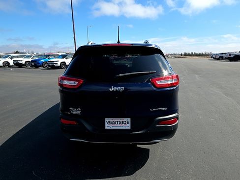 Used 2018 Jeep Cherokee Limited AWD/4WD image 6