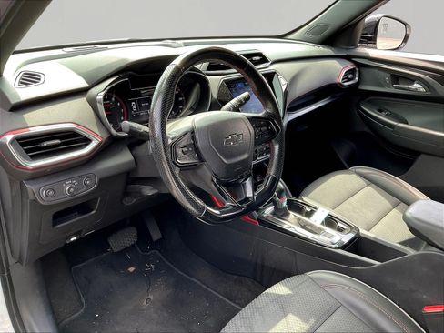 Used 2023 Chevrolet TrailBlazer RS w/ Convenience Package FWD image 17