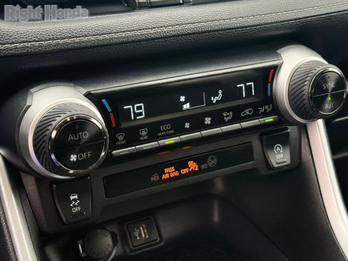 Used 2025 Toyota RAV4 XLE image 22