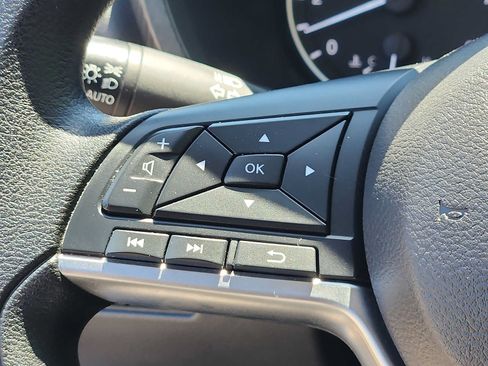 Used 2025 Nissan Sentra SV FWD image 20
