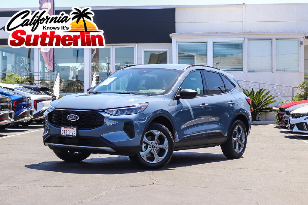 Used 2025 Ford Escape ST-Line AWD/4WD image 1