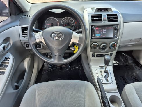 Used 2013 Toyota Corolla LE FWD image 15