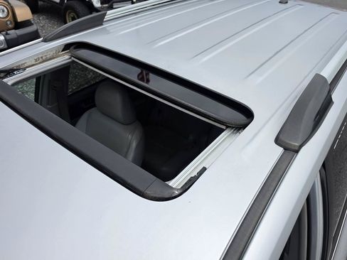 Used 2013 Toyota Highlander Limited FWD image 20