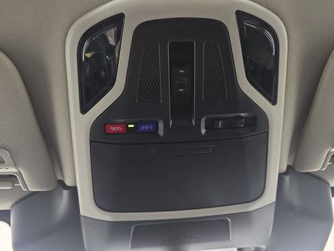 Used 2025 Subaru Outback Onyx Edition image 39