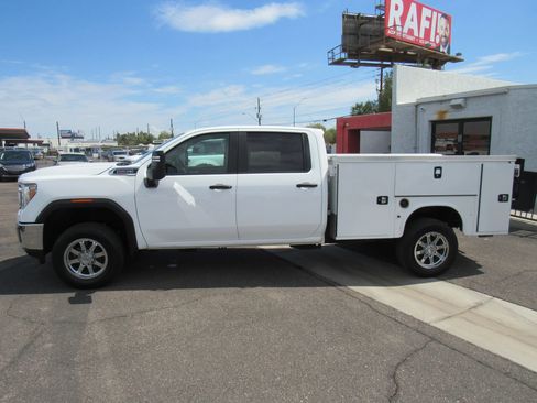 Used 2021 GMC Sierra 2500 4x4 Crew Cab w/ Convenience Package image 2