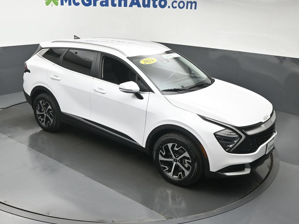 Used 2024 Kia Sportage EX AWD/4WD image 3