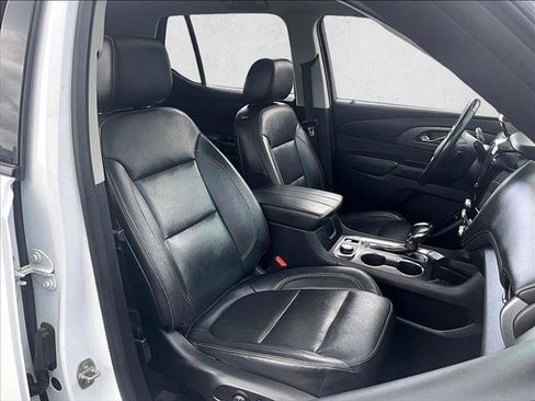 Used 2021 Chevrolet Traverse Premier w/ Redline Edition FWD image 9
